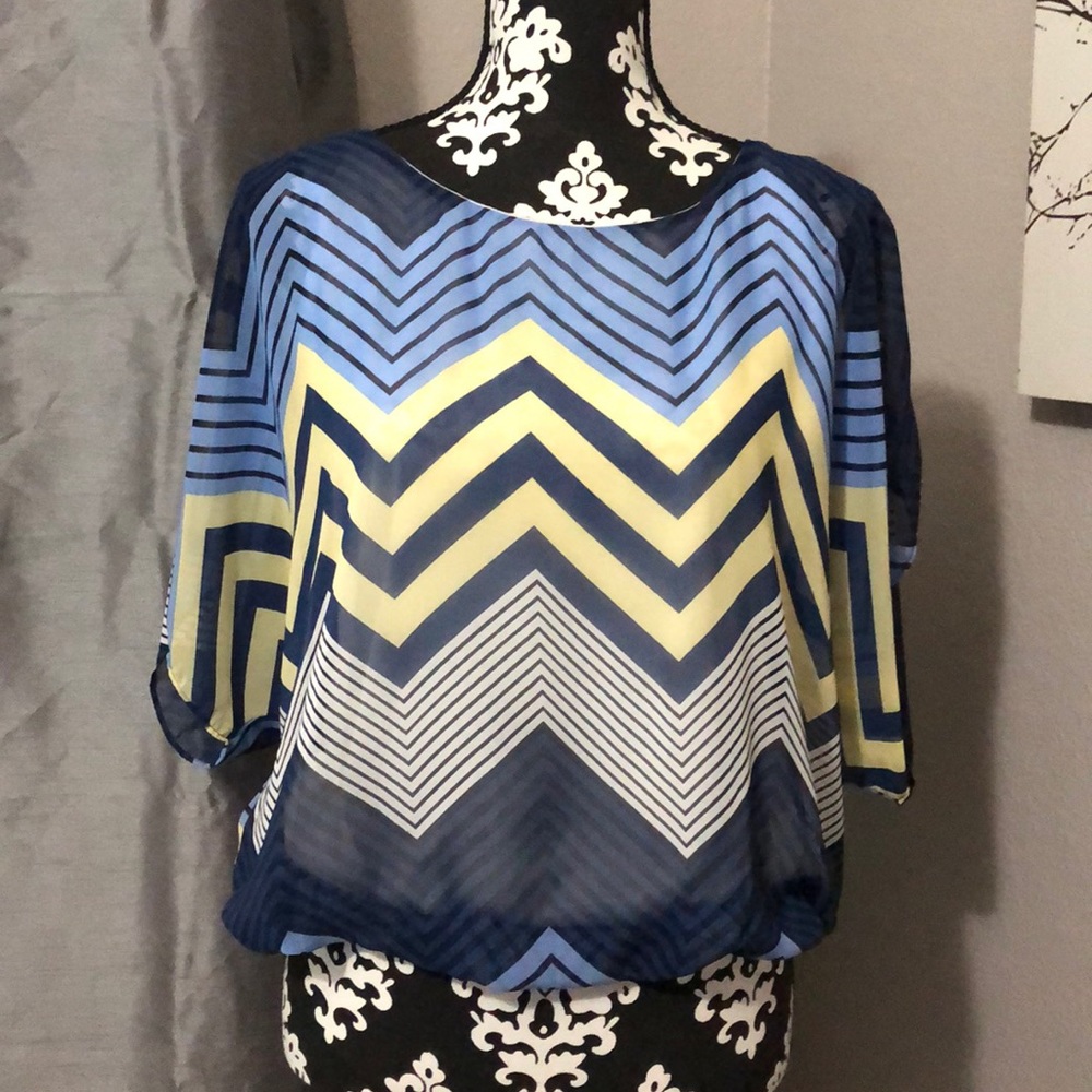 Zig zag flowy top